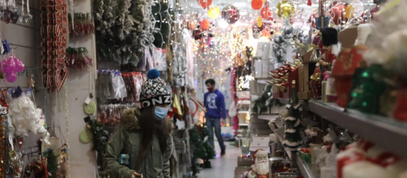 Τα 110 καταστήματα εποχικών ειδών που ανοίγουν τη Δευτέρα